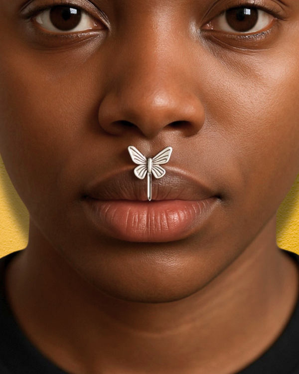Mothmark Lip Accessory