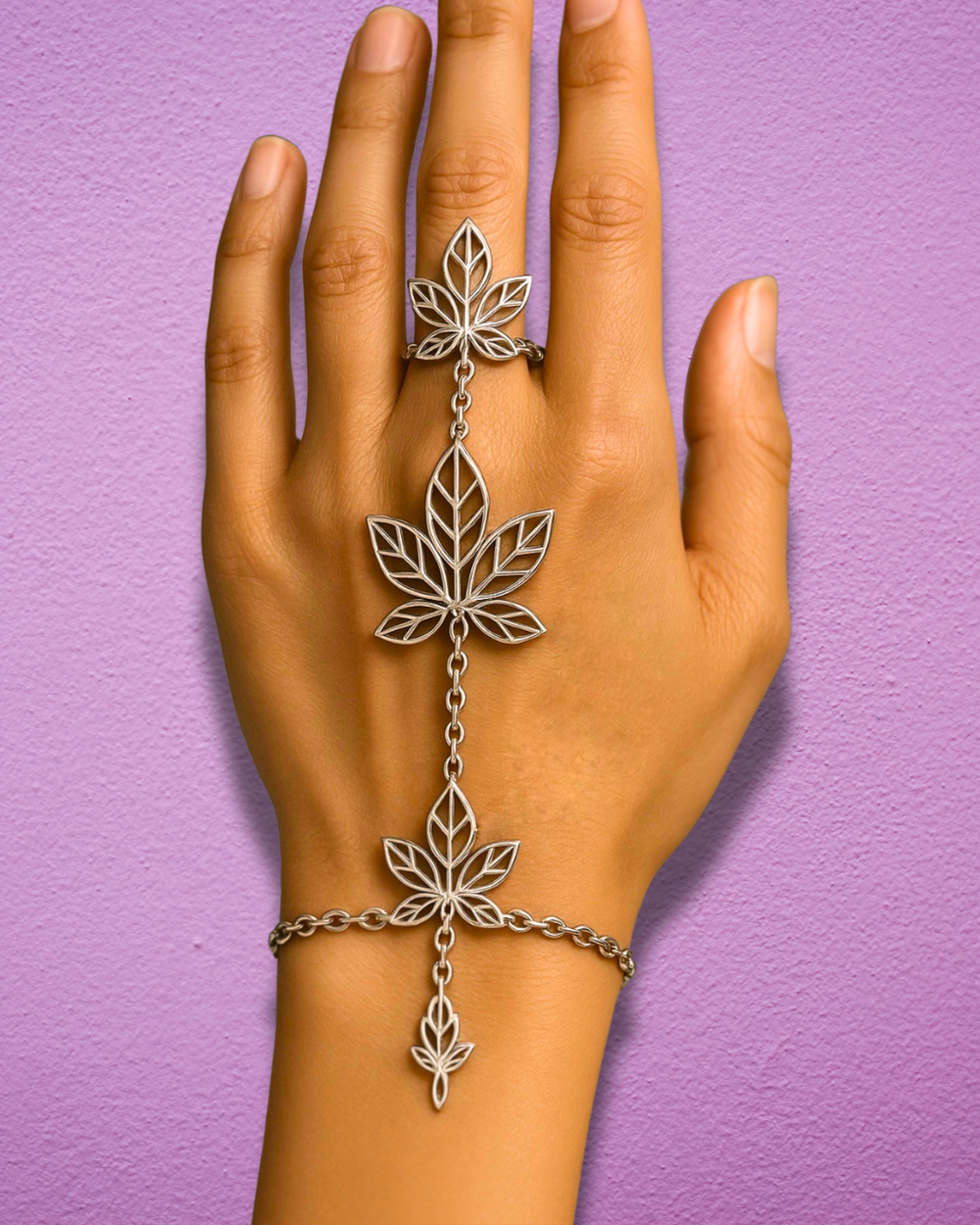 Verdelace Hand Accessory
