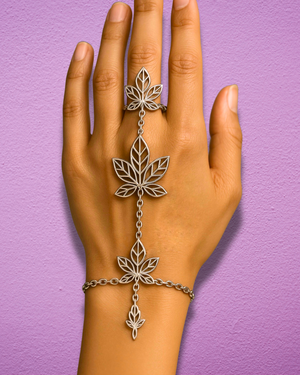 Verdelace Hand Accessory